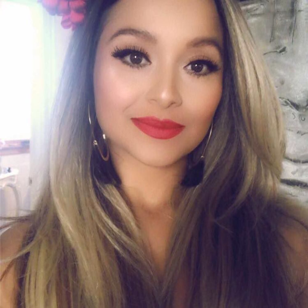 Meet your Posher, Alejandra